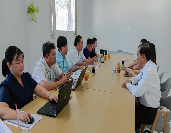 Trung tâm Y tế Tịnh Biên làm việc với ngân hàng Vietcombank Châu Đốc